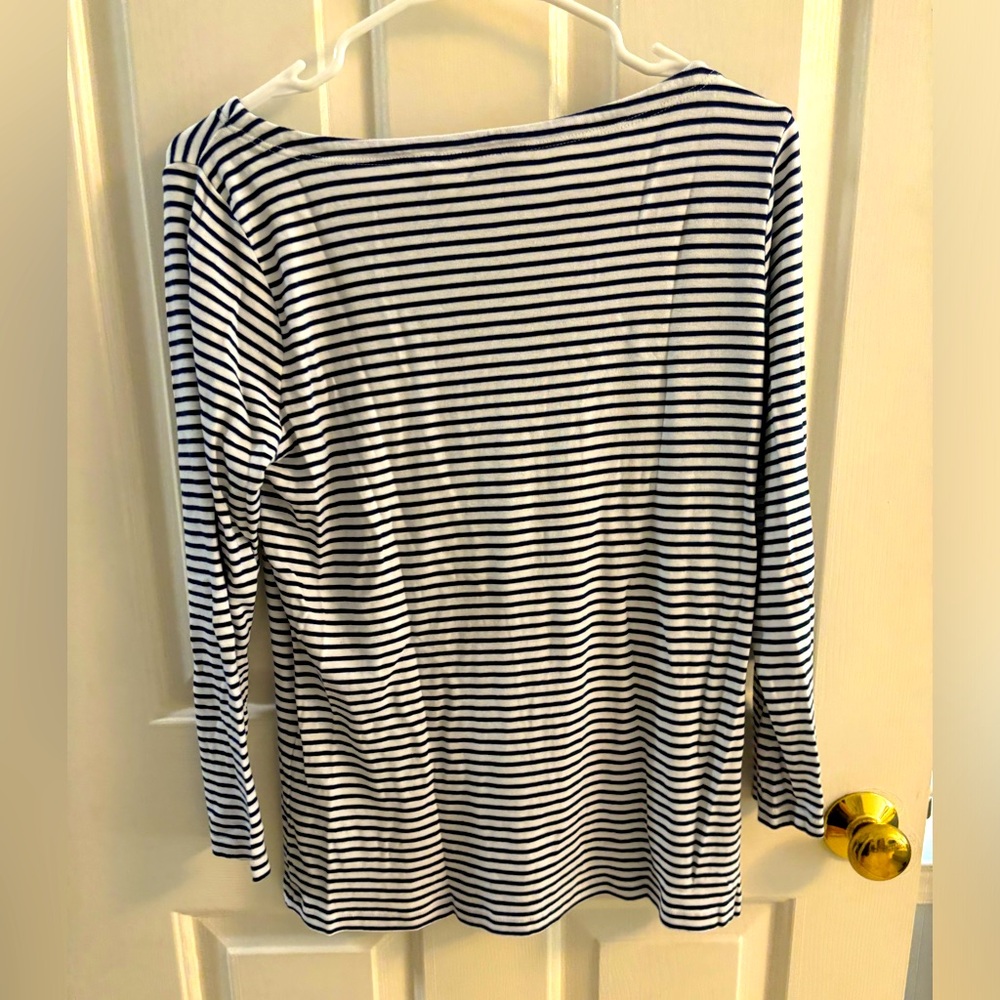 Vineyard Vines navy and white striped knit crew neck shirt- size large